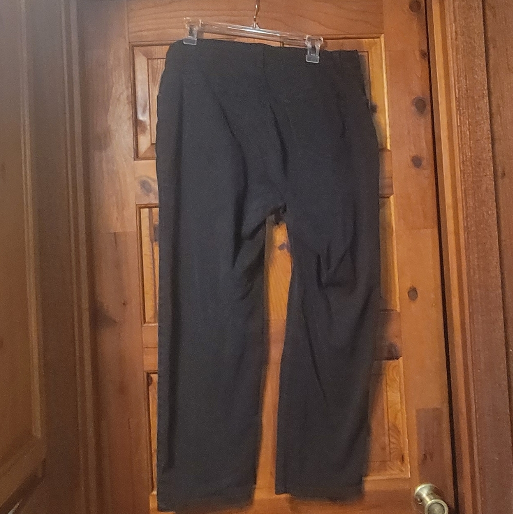 Jones New York Sz14W Black straight leg jeans